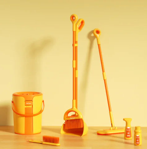 Junior Clean Wizard Electric Vacuum Set
