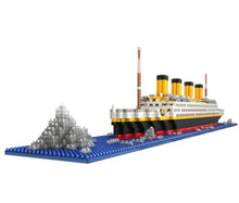 Titanic Building Block Set – Detailed Ocean Scene Model