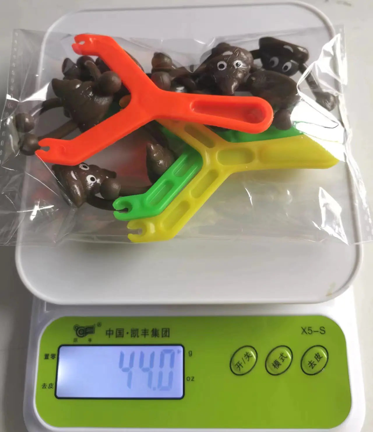 Funny Poop Slingshot Toy – Stretch & Launch Fun