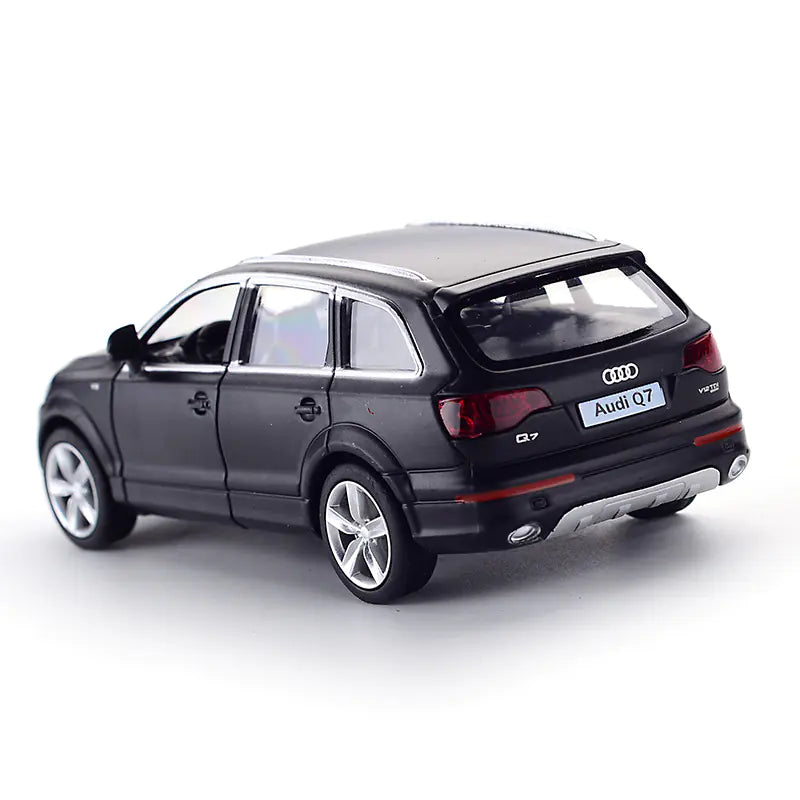 Q7 SUV Miniature Alloy Toy Car