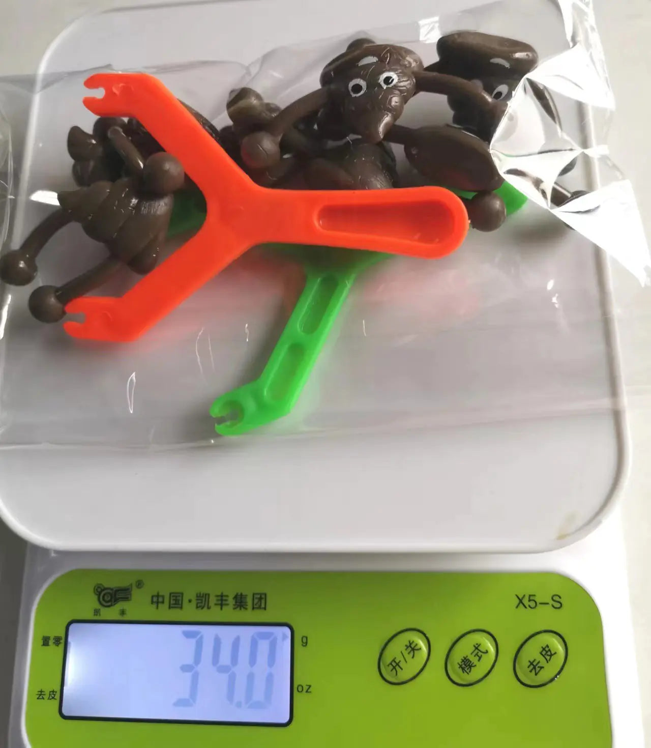 Funny Poop Slingshot Toy – Stretch & Launch Fun